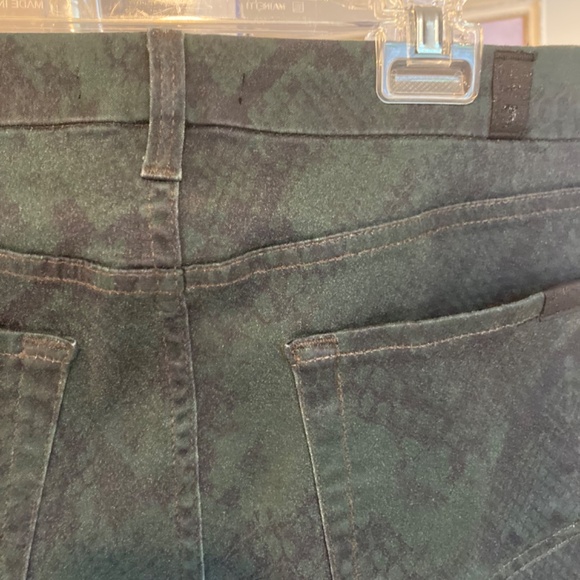 7 For All Mankind Jean Snake Print High-Rise Skinny - Picture 9 of 13